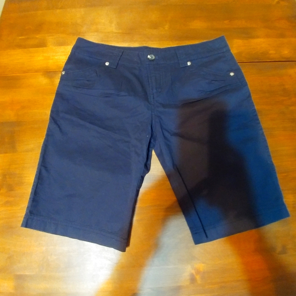 NWT black Bermuda shorts
